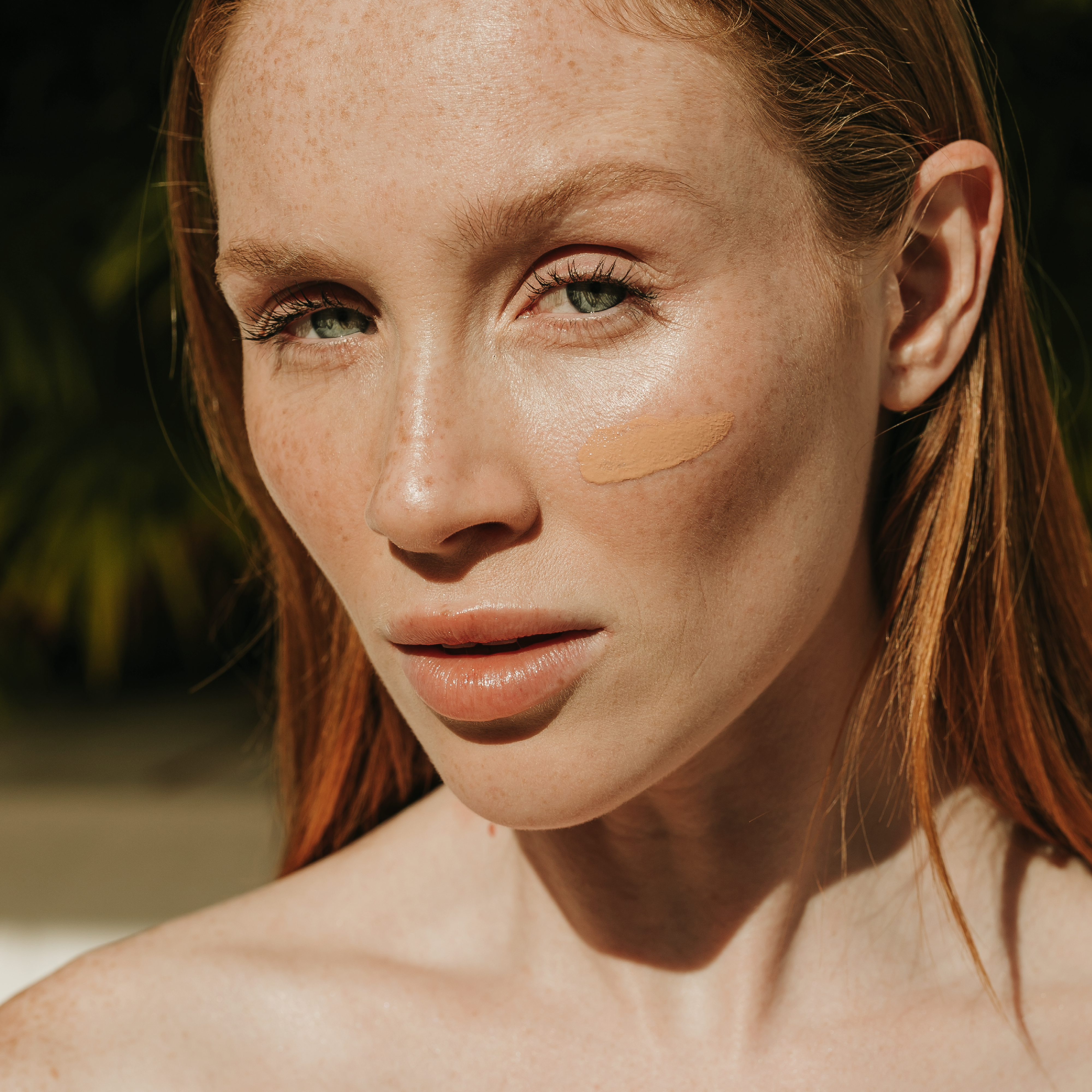 SILK DEFENSE TINTED SUNSCREEN SPF 40+