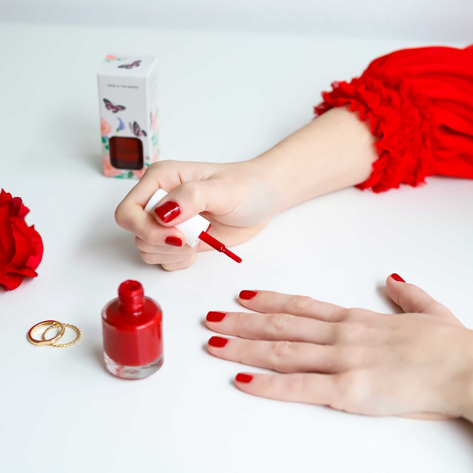 Vegan Nail Polish 'Red Roses for Babe'