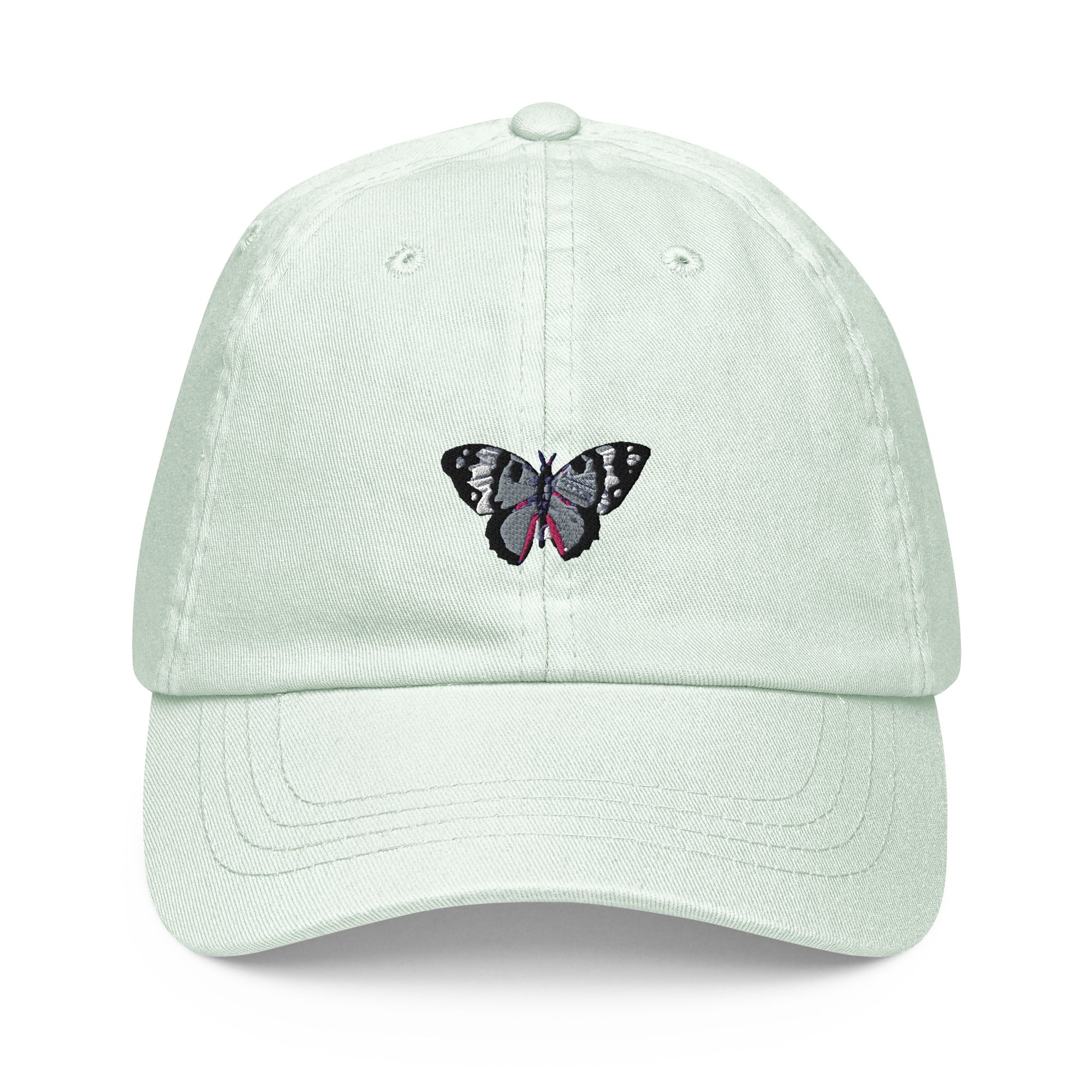 Gorra pastel con bordado de mariposa